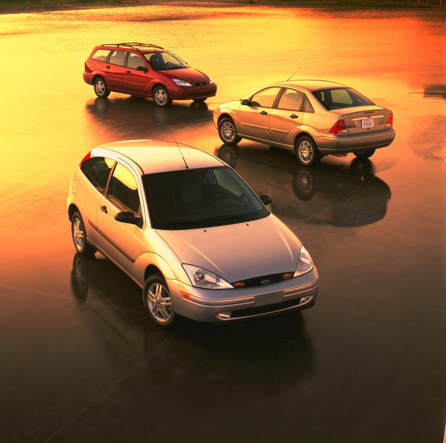  Ford Focus 1999 года  (фото 30 из 130)